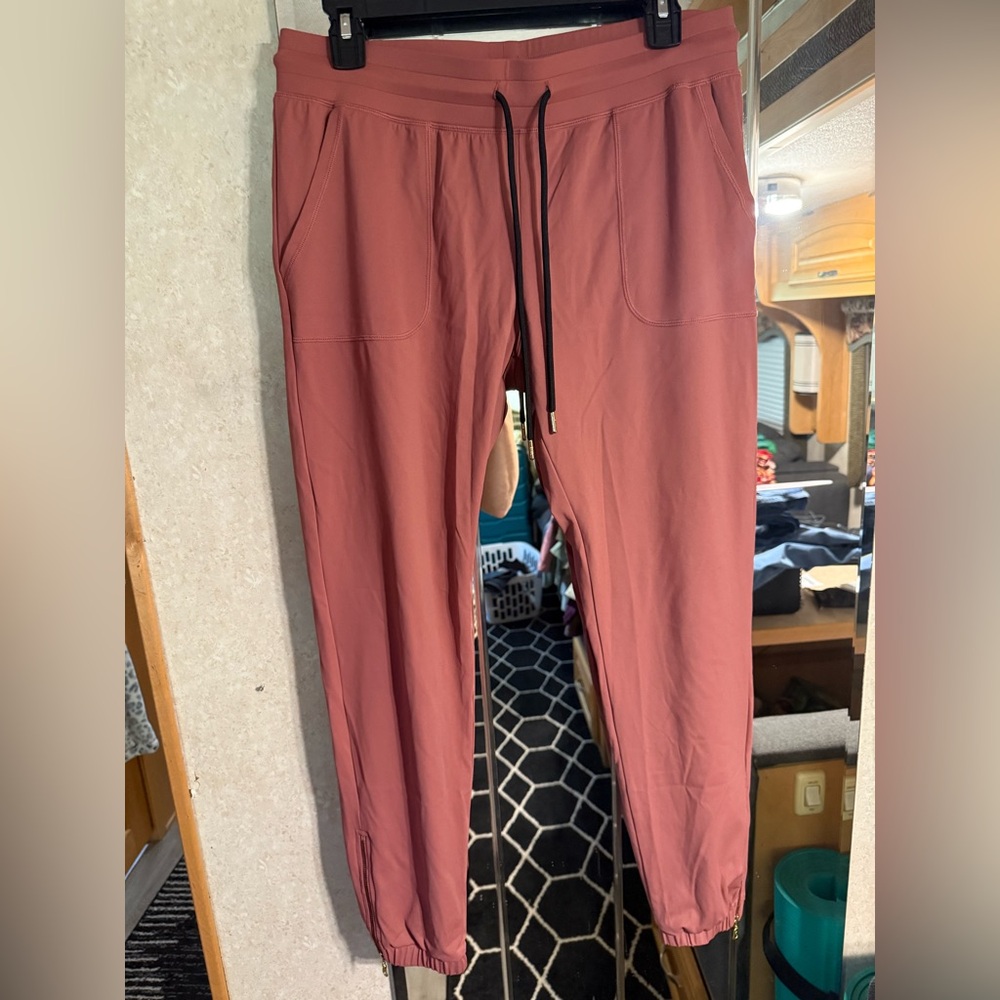 Zyia Muted Pink Peak Zipper Jogger Pants